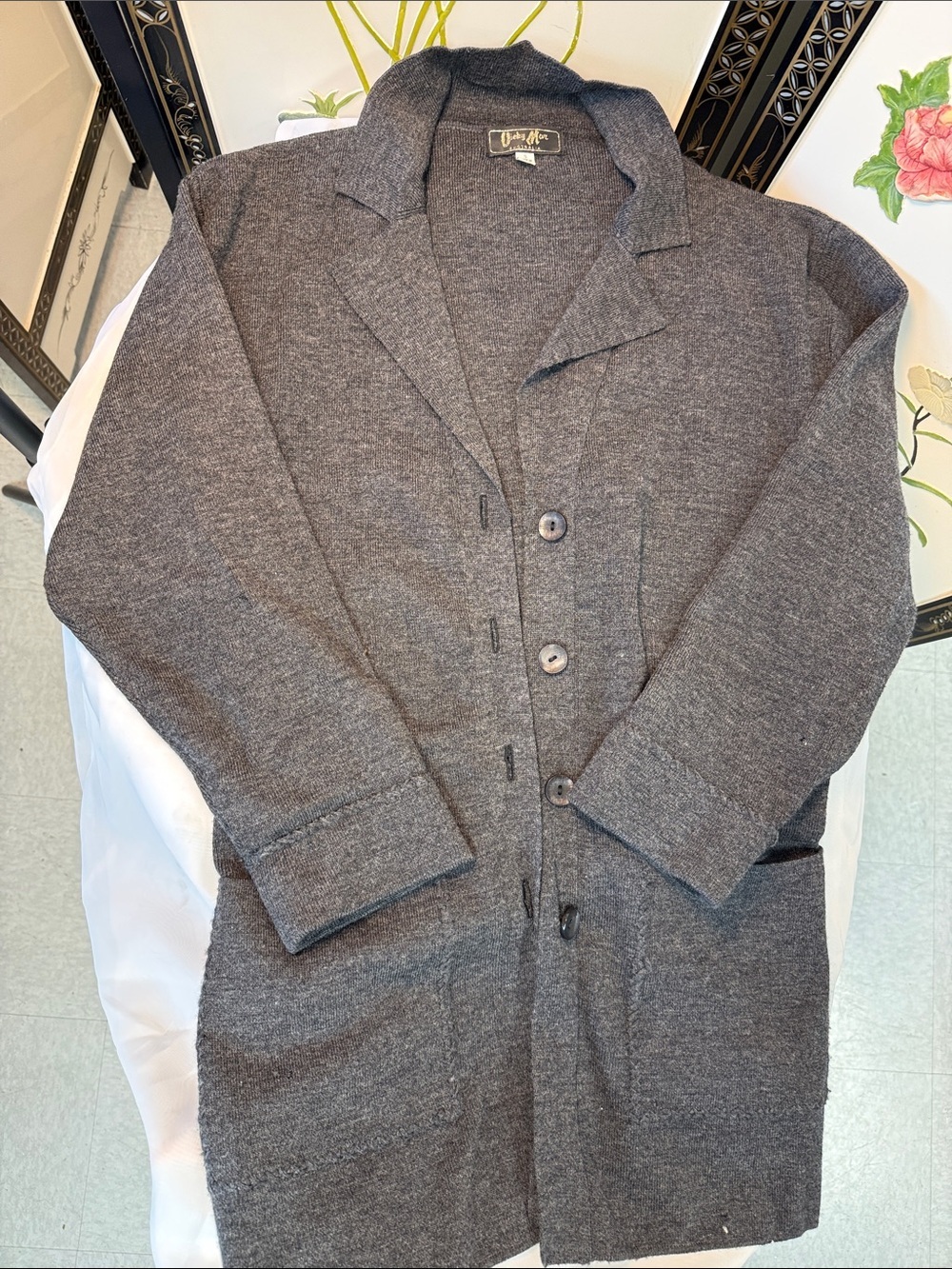 Ladies VICKY MAR AUSTRALIA Pure New Wool, Charcoal Gray Button-Front Knit Jacket